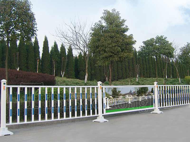 公路護(hù)欄C02
