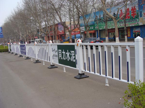 公路護(hù)欄C07